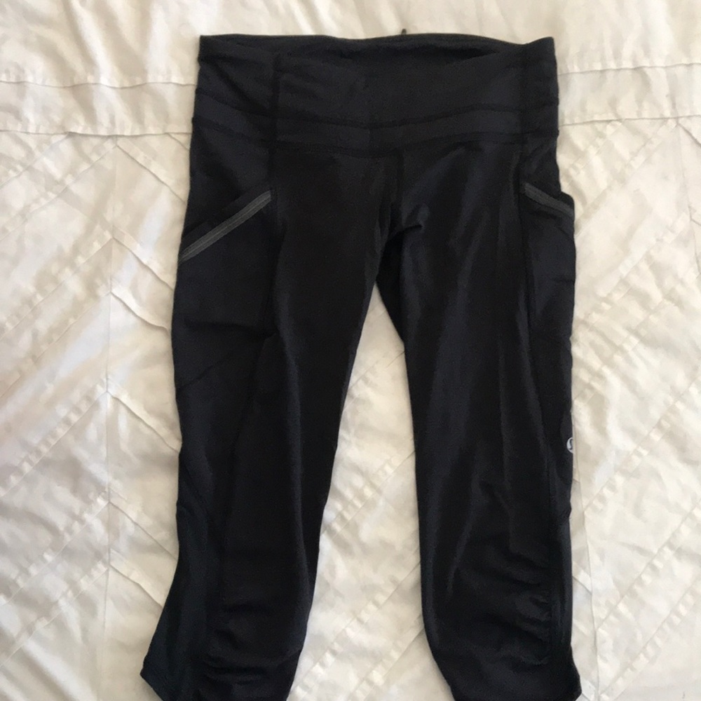 Lululemon size 6 crop pants